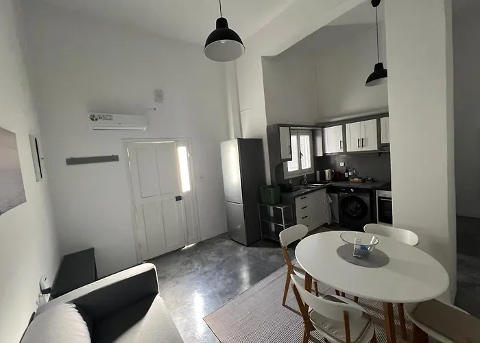 Apartment Spanos - *